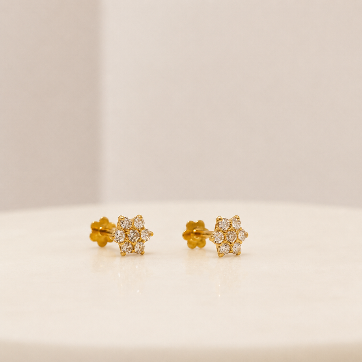 Floral, 18ct Gold stud | 5mm