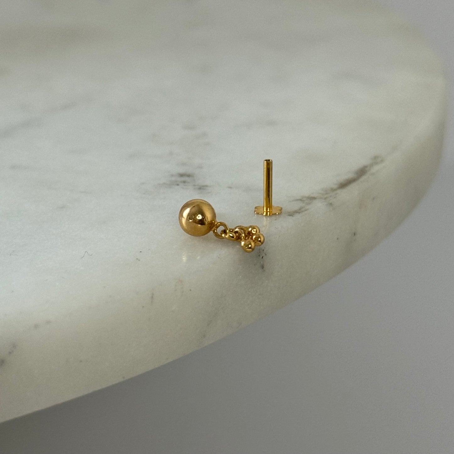 18ct gold dangly stud