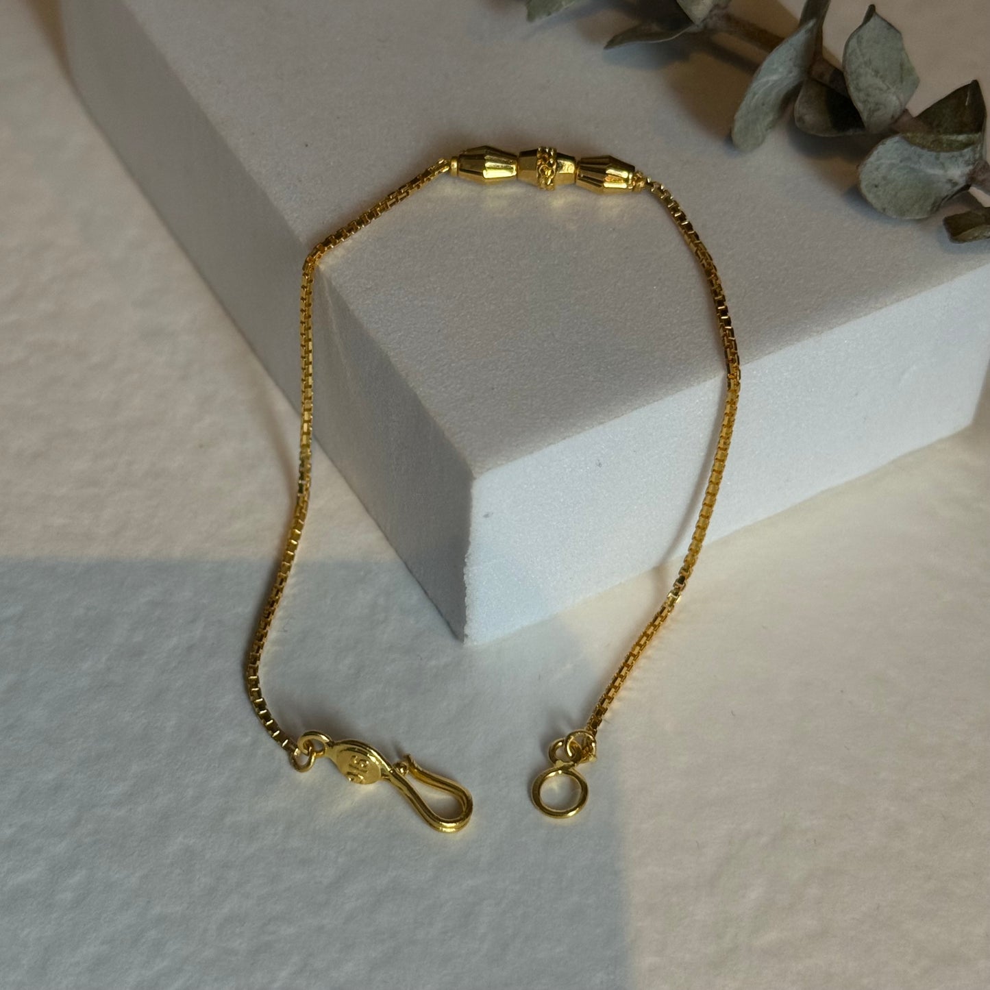 22ct Gold Minimal Bracelet | 6.9 inches