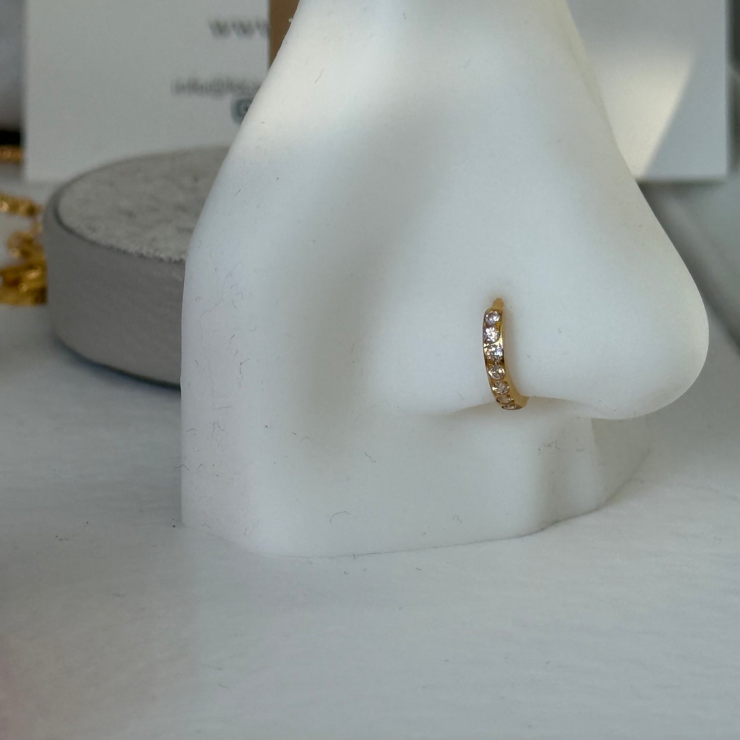 18ct gold single hoop | 8mm