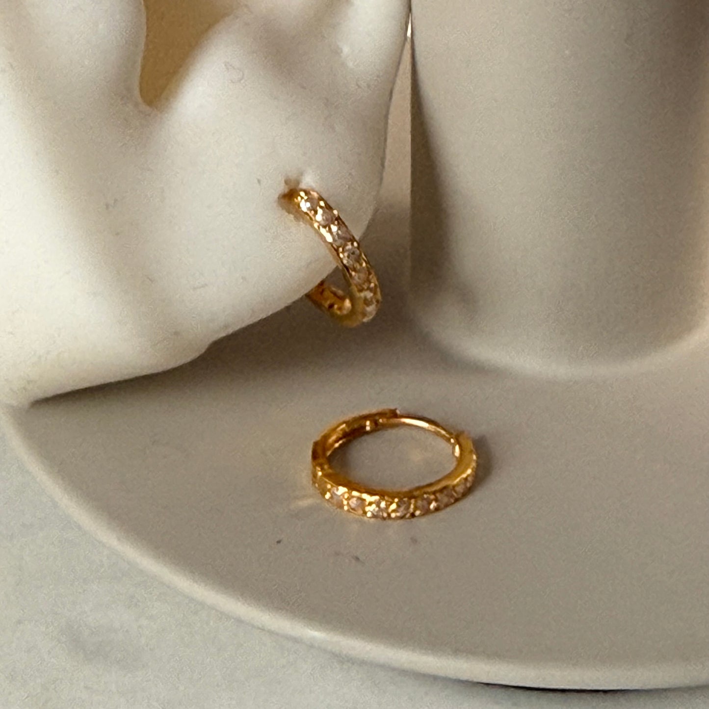 18ct gold cz Huggies | 9mm
