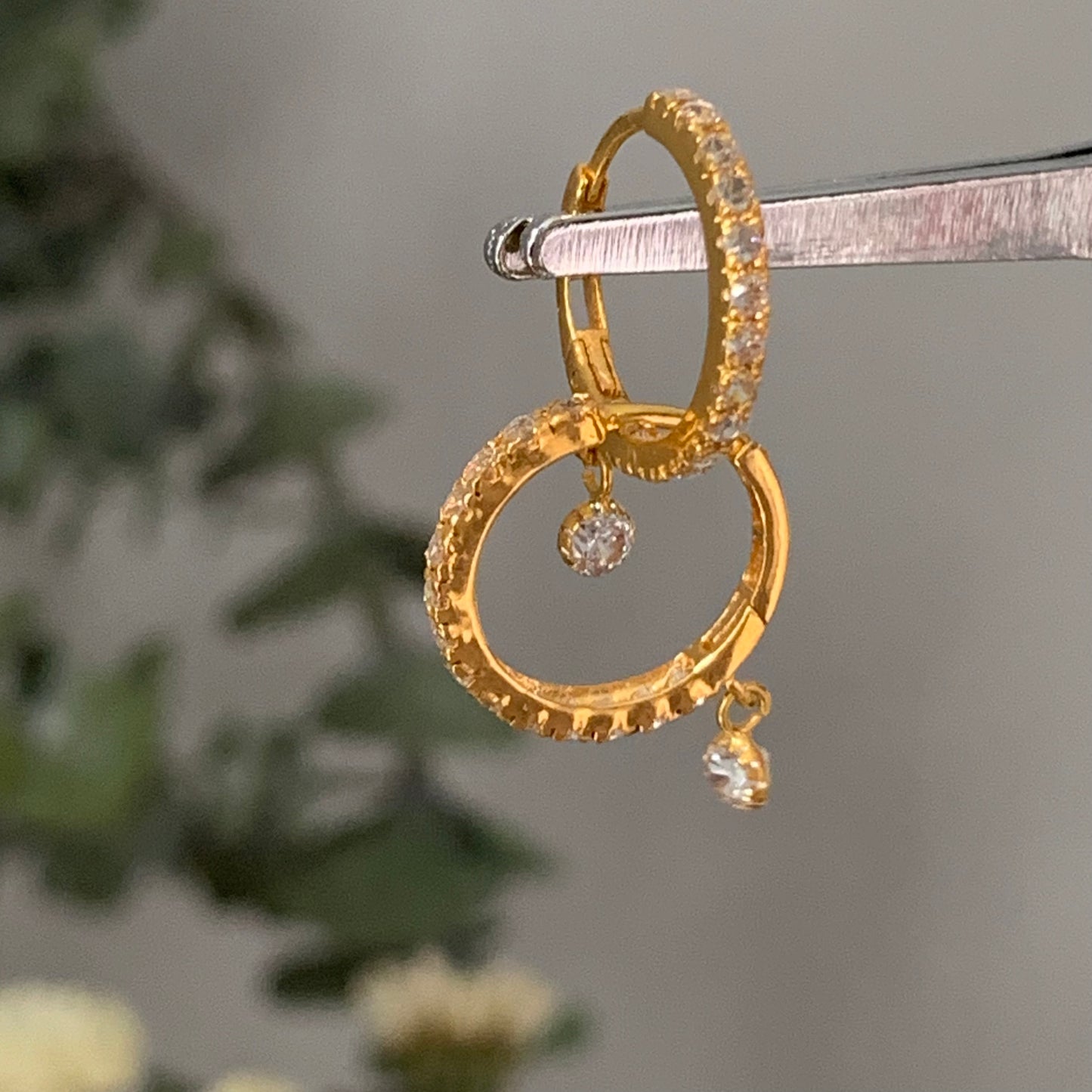 18ct gold dangly hoop pair | 10mm