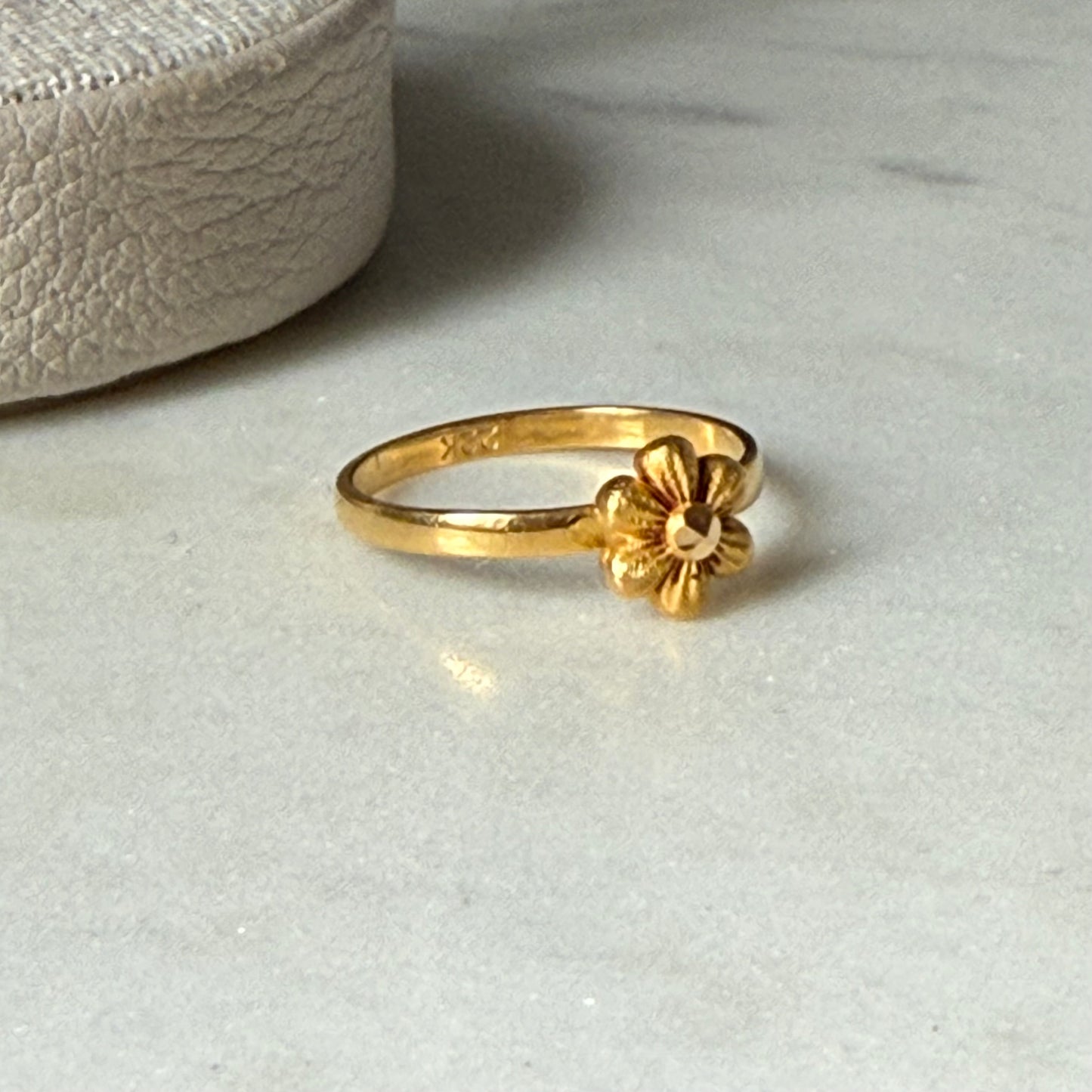 Floral ring | J