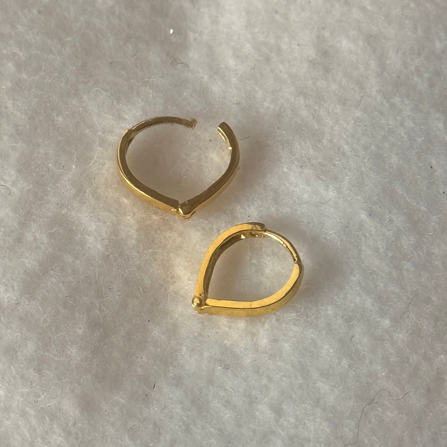 Signature | Classic 8mm Love Hearts in 18ct Gold