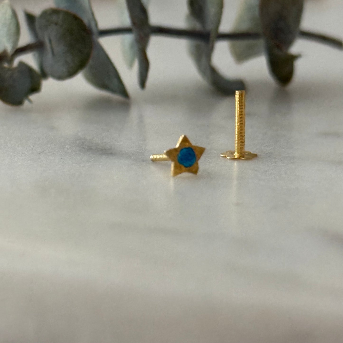 14ct gold single star stud