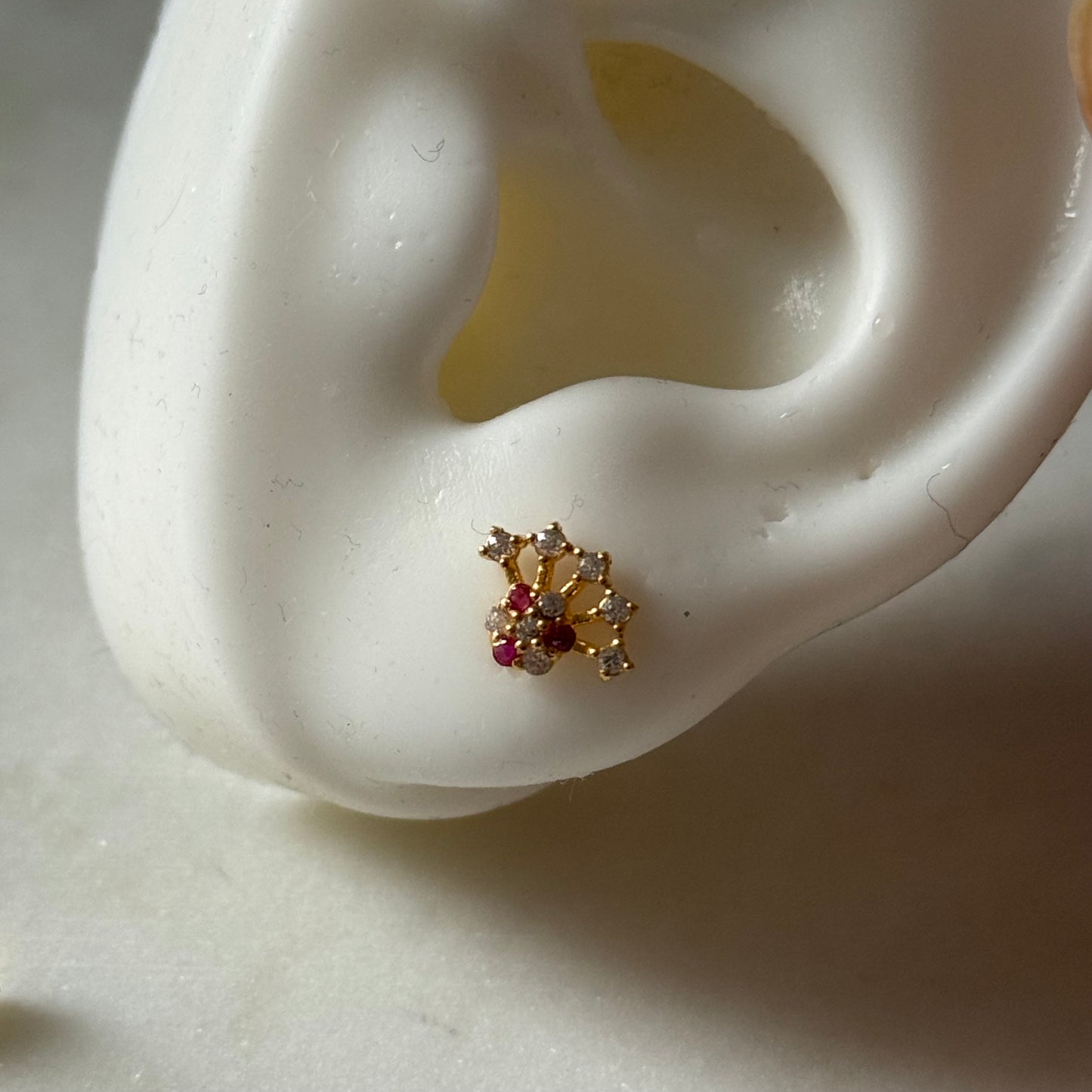 Whimsical Stud (18ct) 1