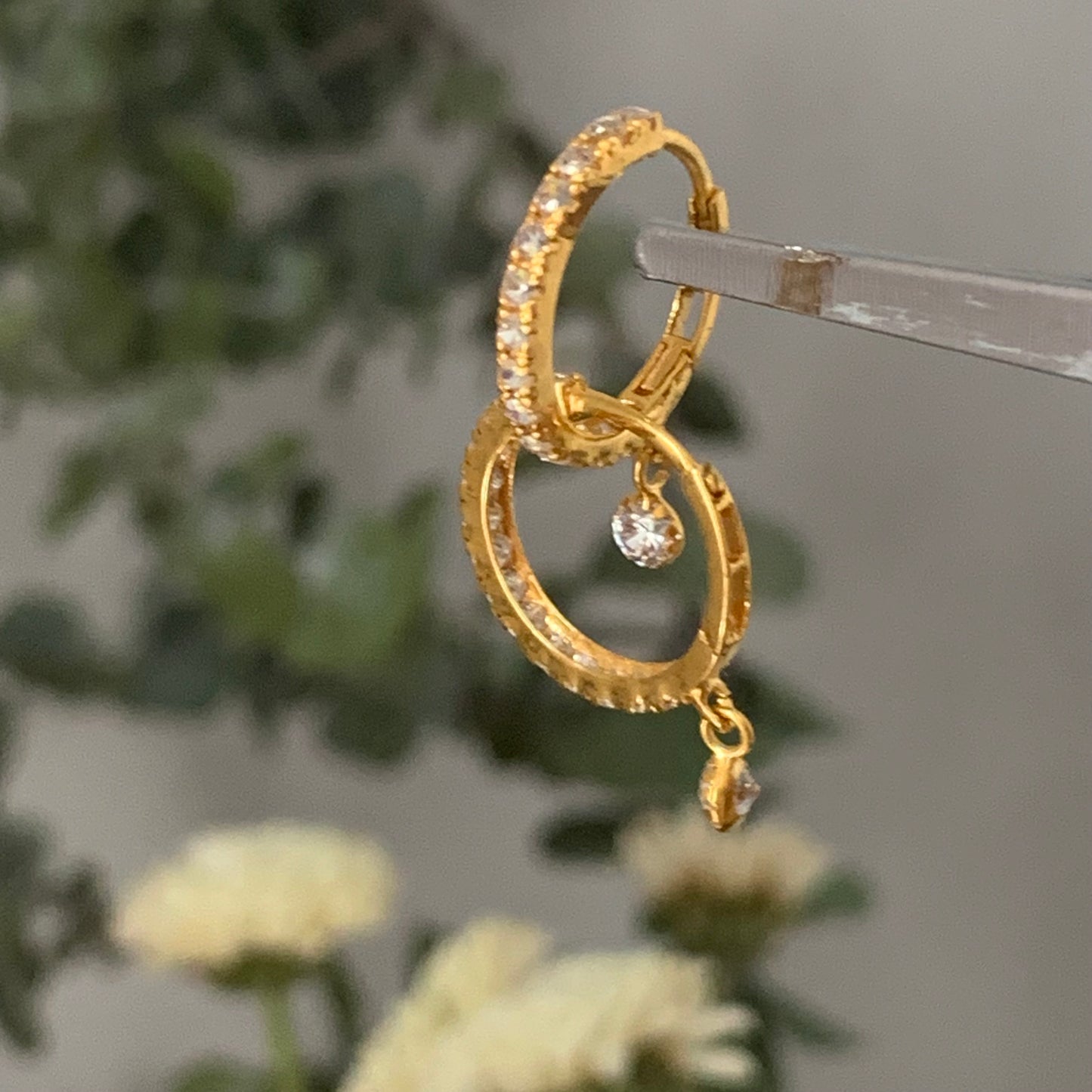 18ct gold dangly hoop pair | 10mm