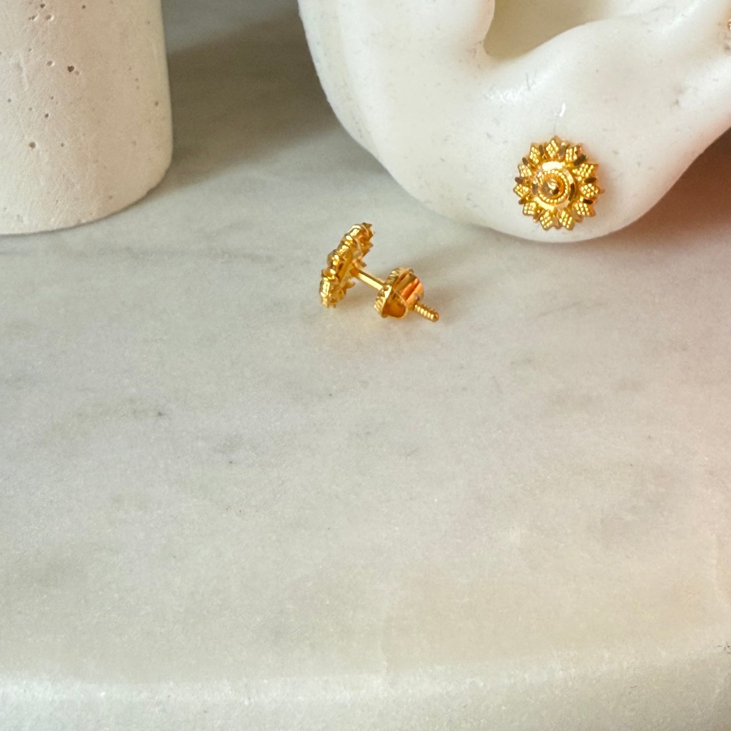 22ct gold stud pair | 9mm