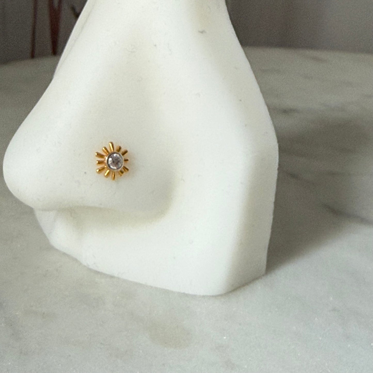14ct gold single SUN stud