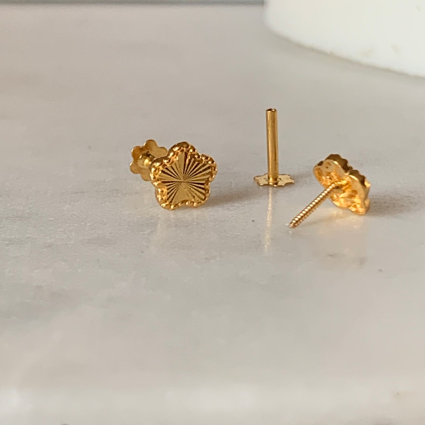18ct Gold Floral Stud Pair | 6mm