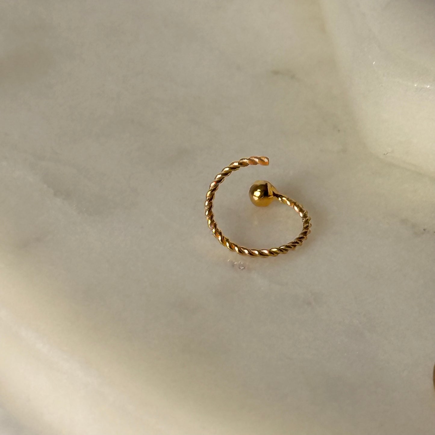 Emi | 18ct twisted hoop | 7mm