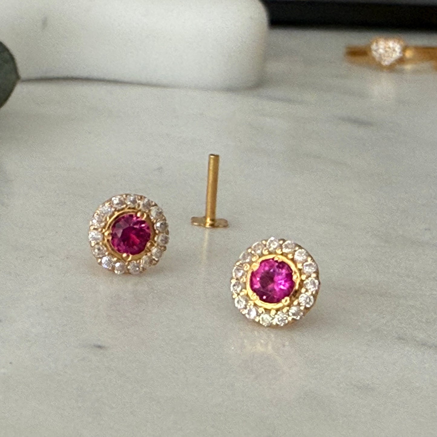 14 carat gold stud pair | small