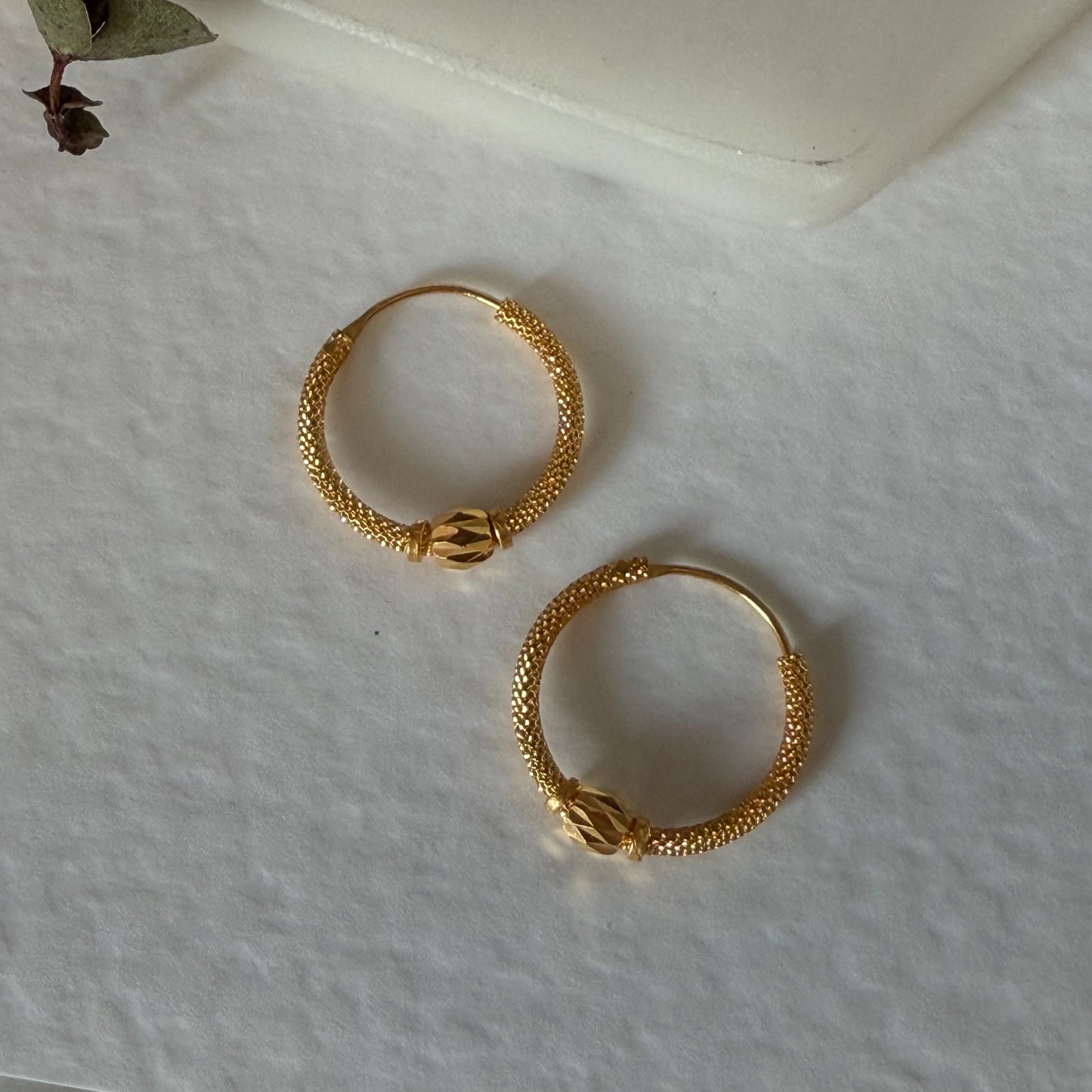22ct gold hoop pair | 19mm (1)