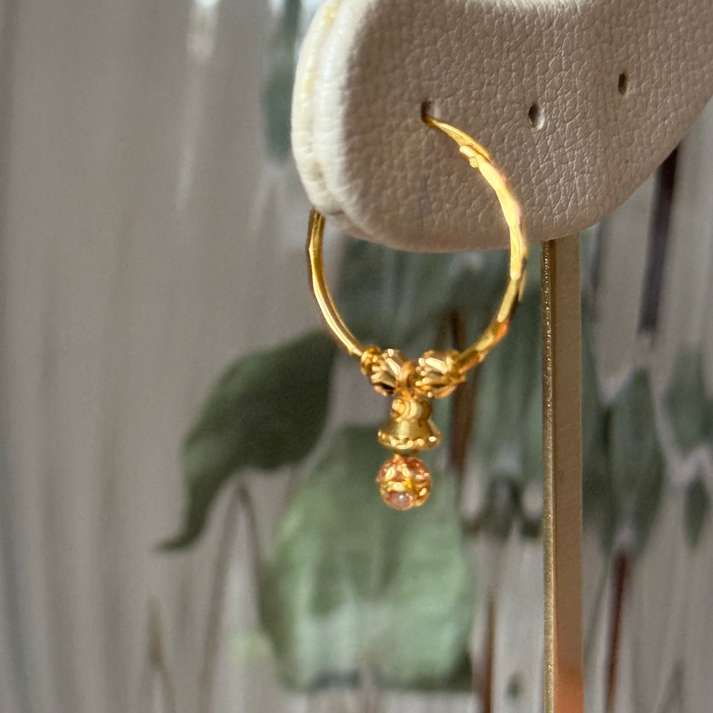 Pre loved, 18ct gold jumka hoop pair | medium