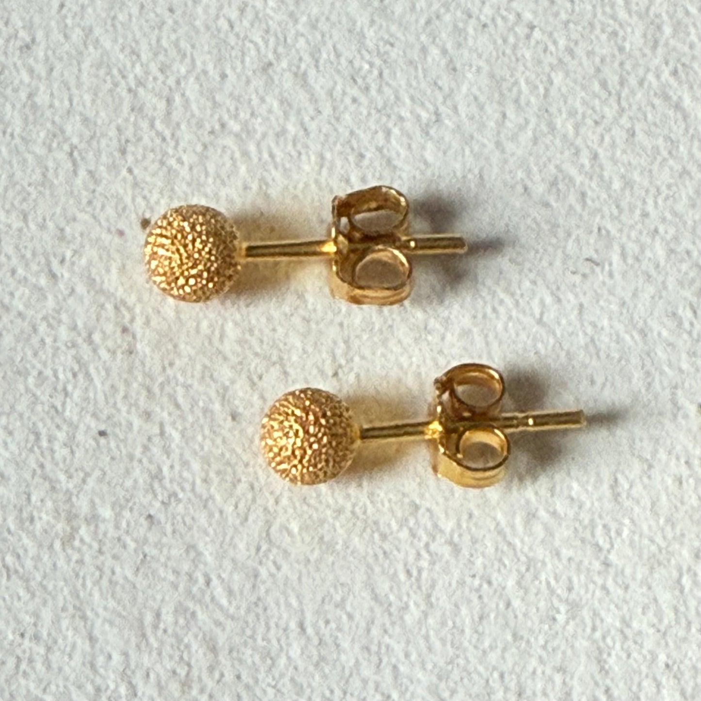 22ct gold small stud pair