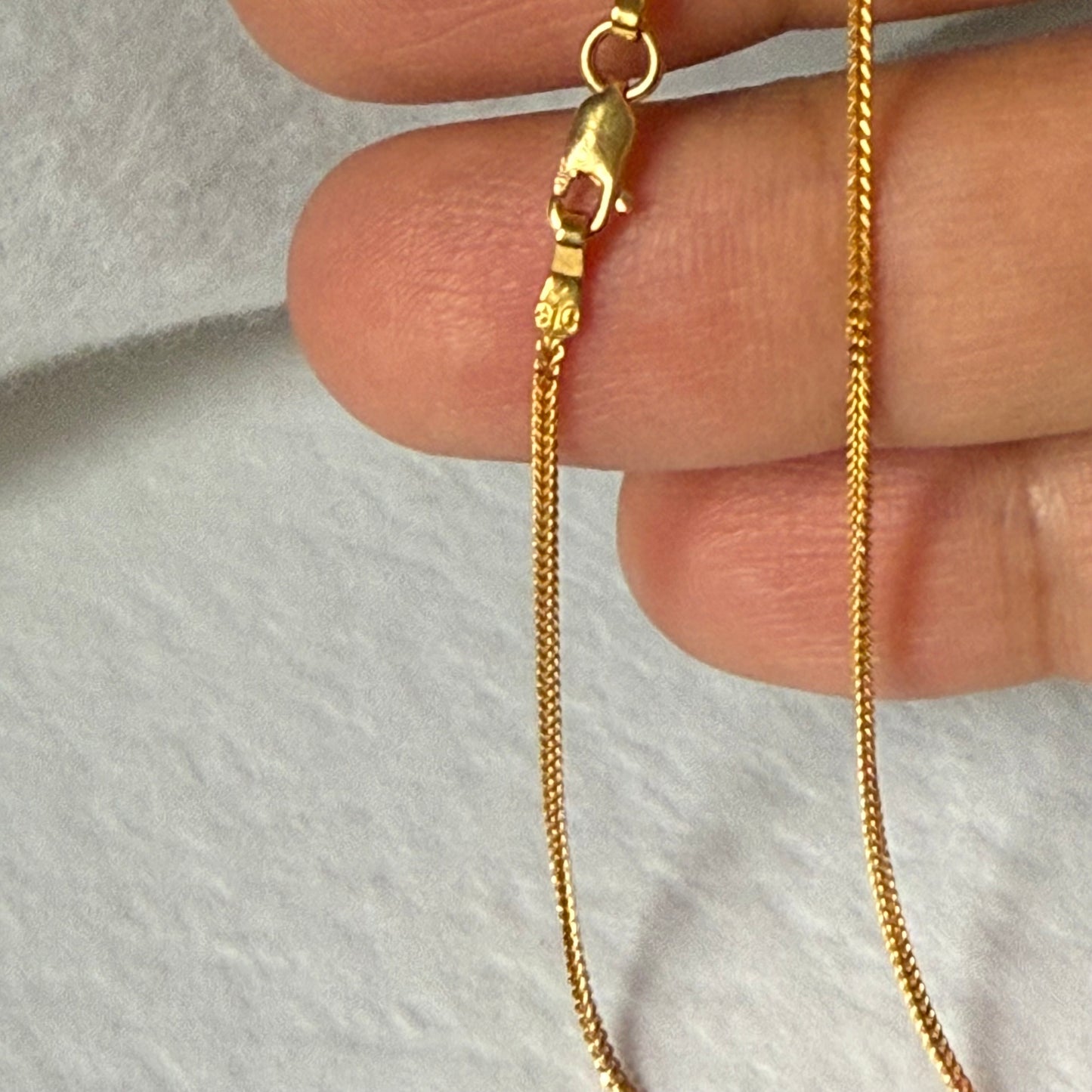 Pre Loved - 22 carat gold short necklace & pendant set