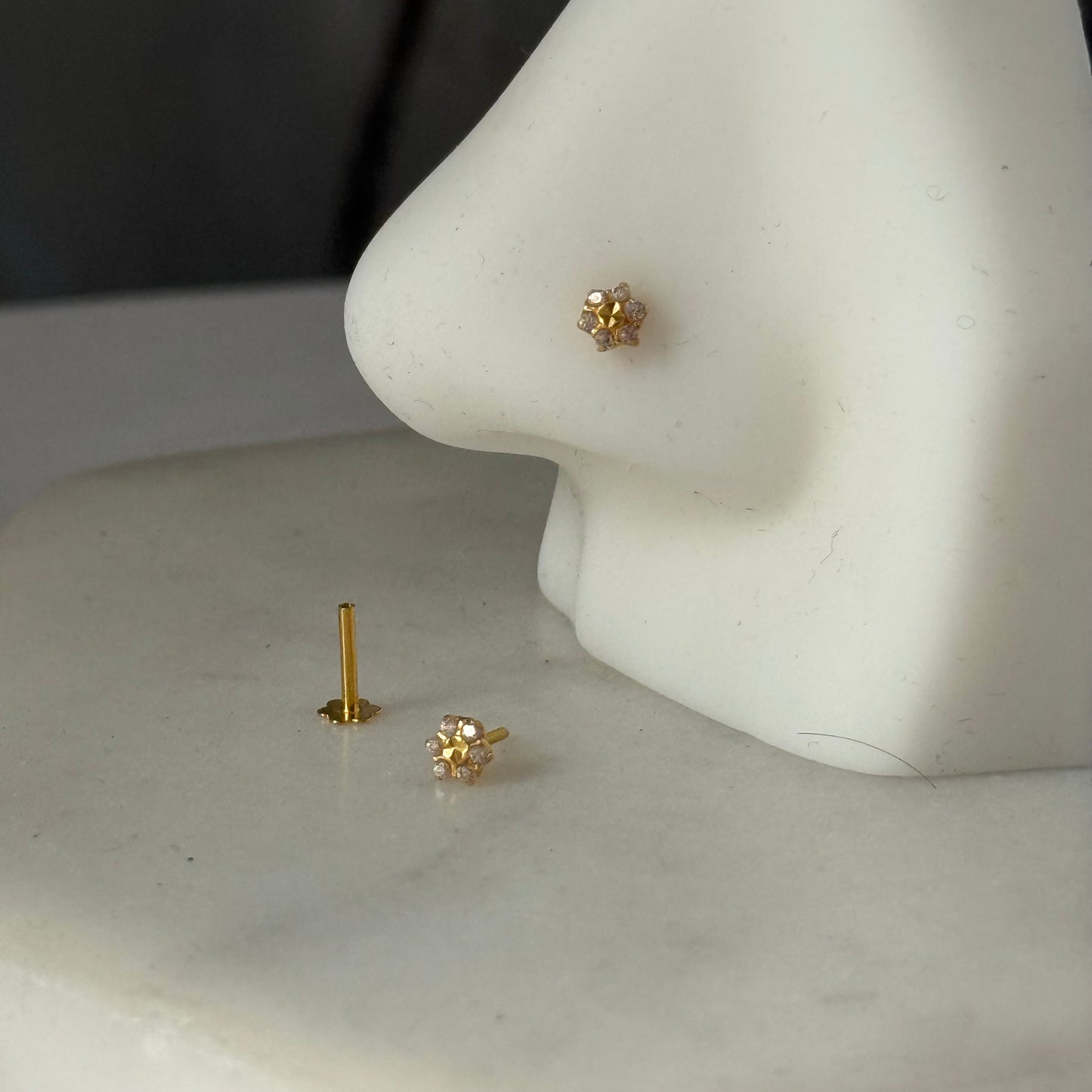 18ct Gold Single Daisy | 4mm