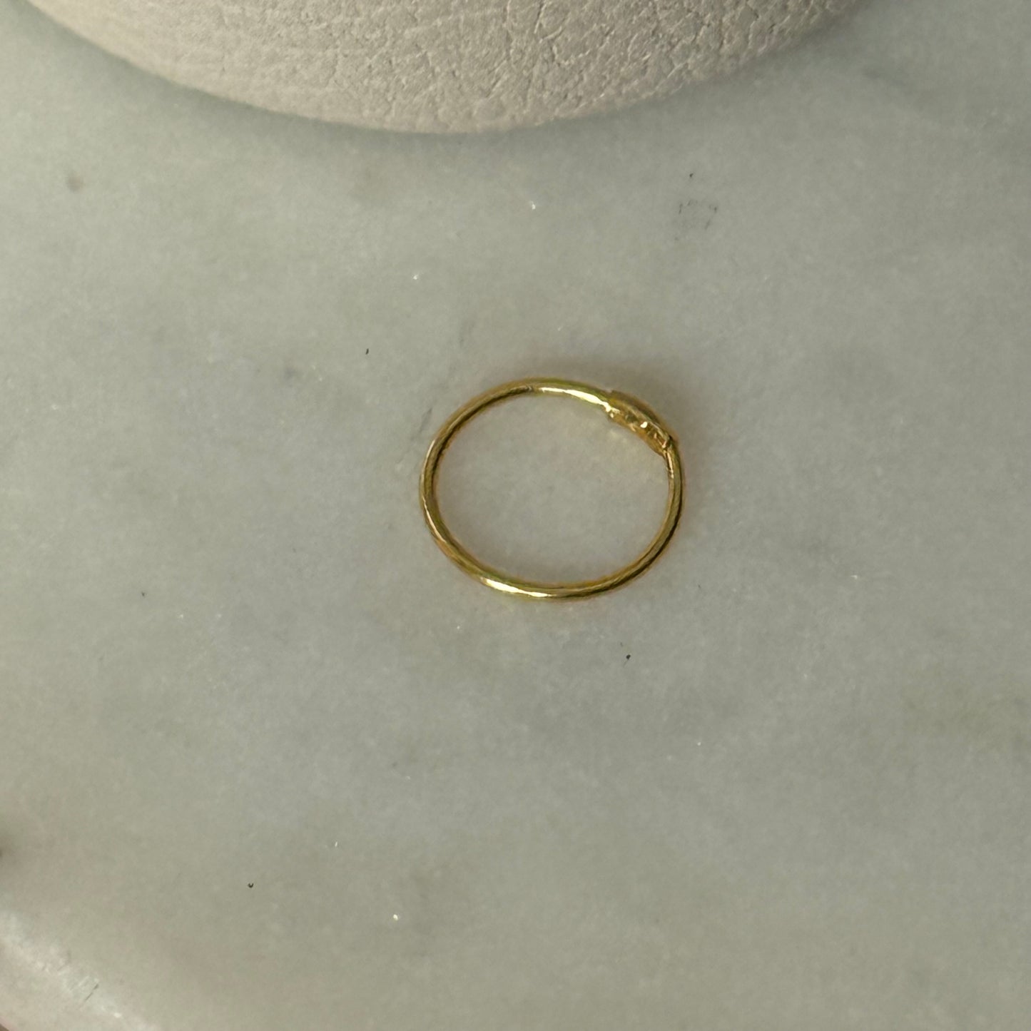 18ct gold single plain hoop | 8mm