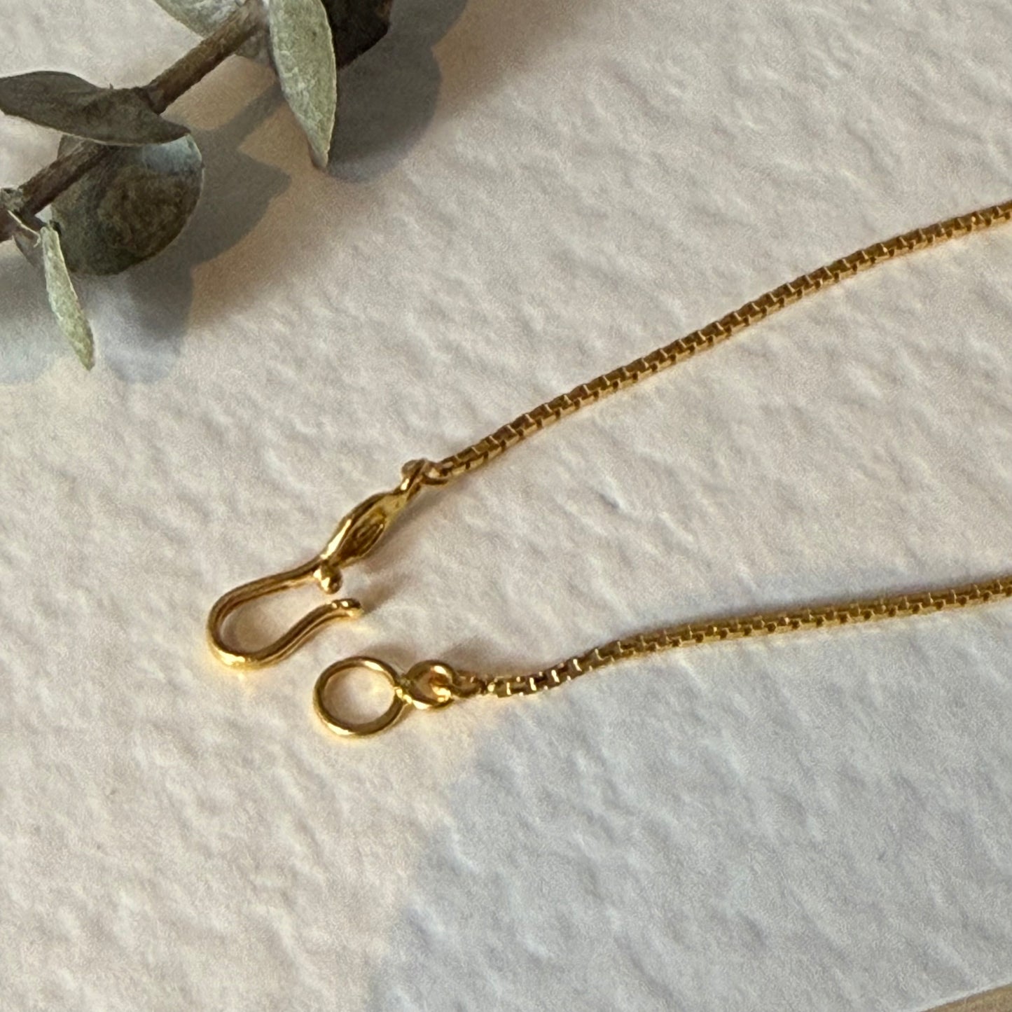 22ct Gold Minimal Bracelet | 6.9 inches