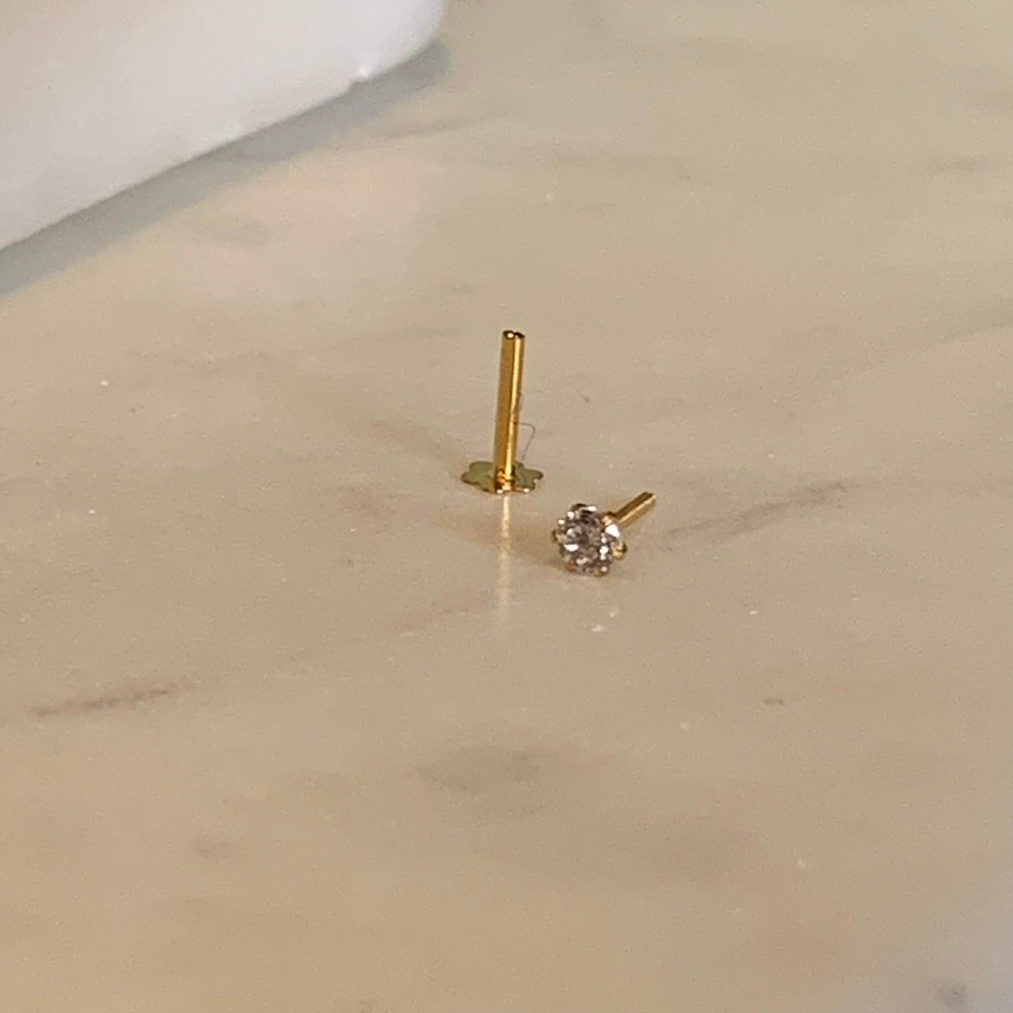 18ct Gold Stud | 2.5mm