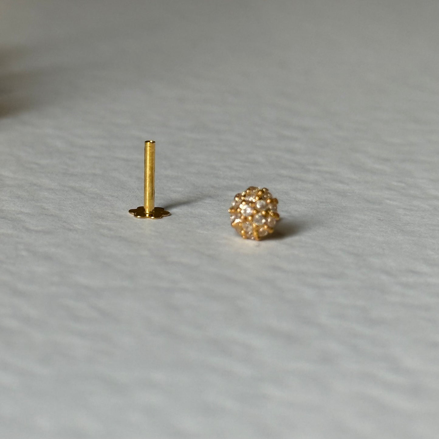 14ct gold SINGLE stud | clear cz stone