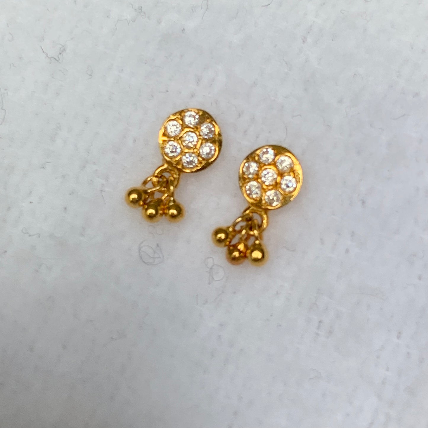 18ct Gold Dangly Stud Pair | xxs