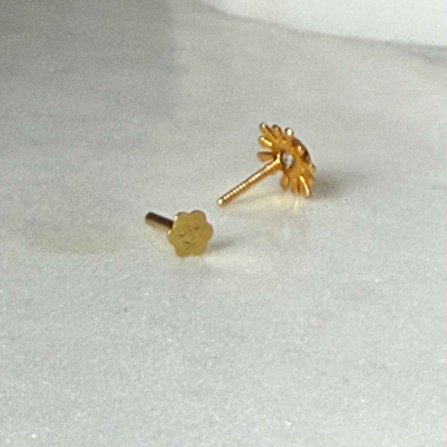 14ct gold single SUN stud