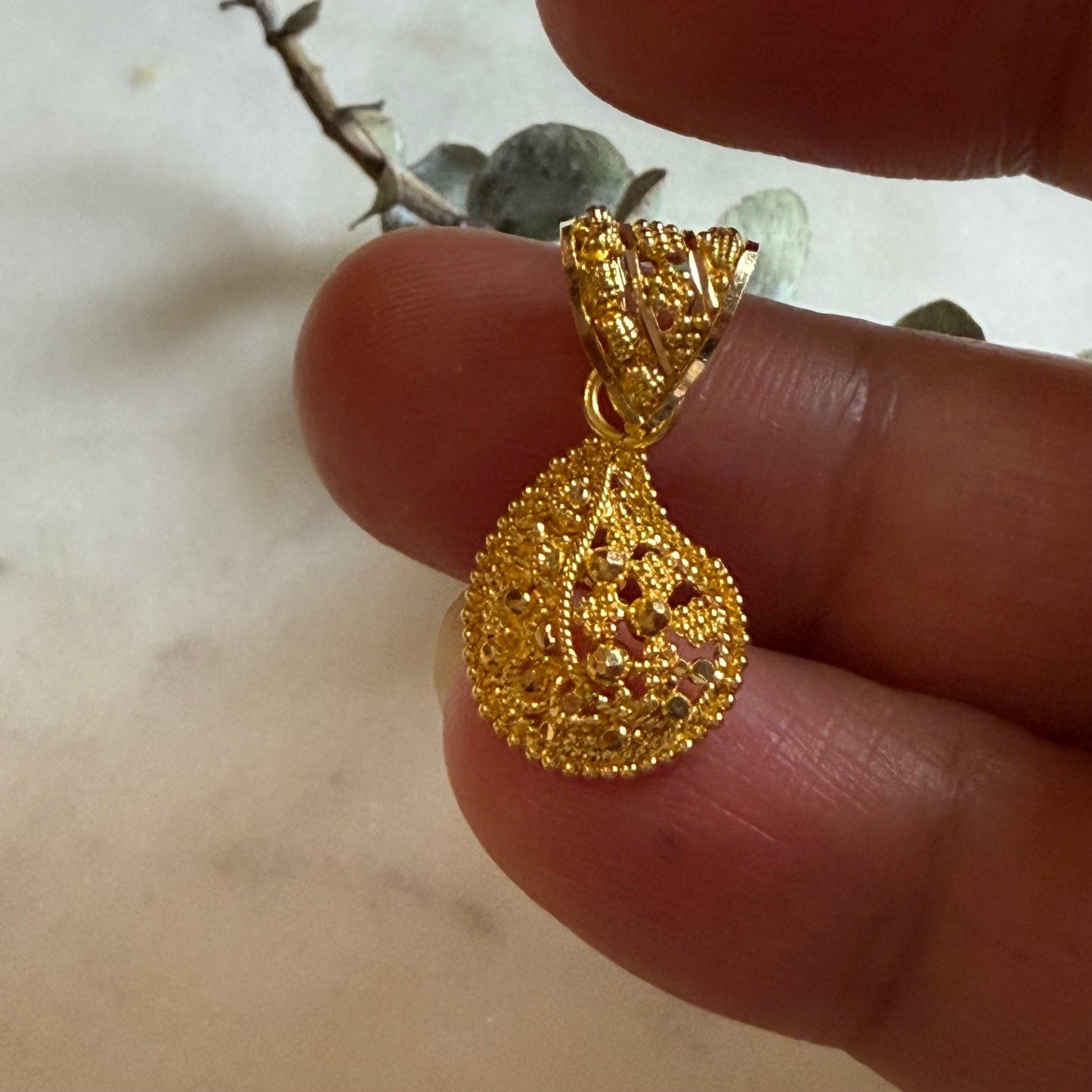 22ct gold small pendant