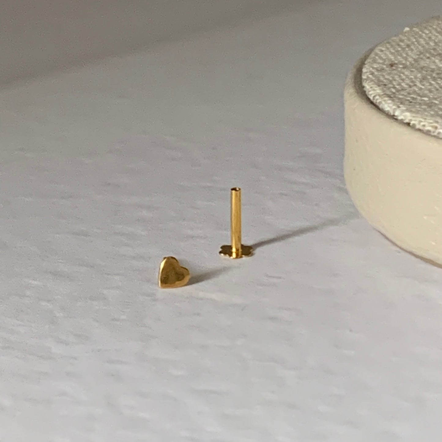 18ct Heart Stud | small