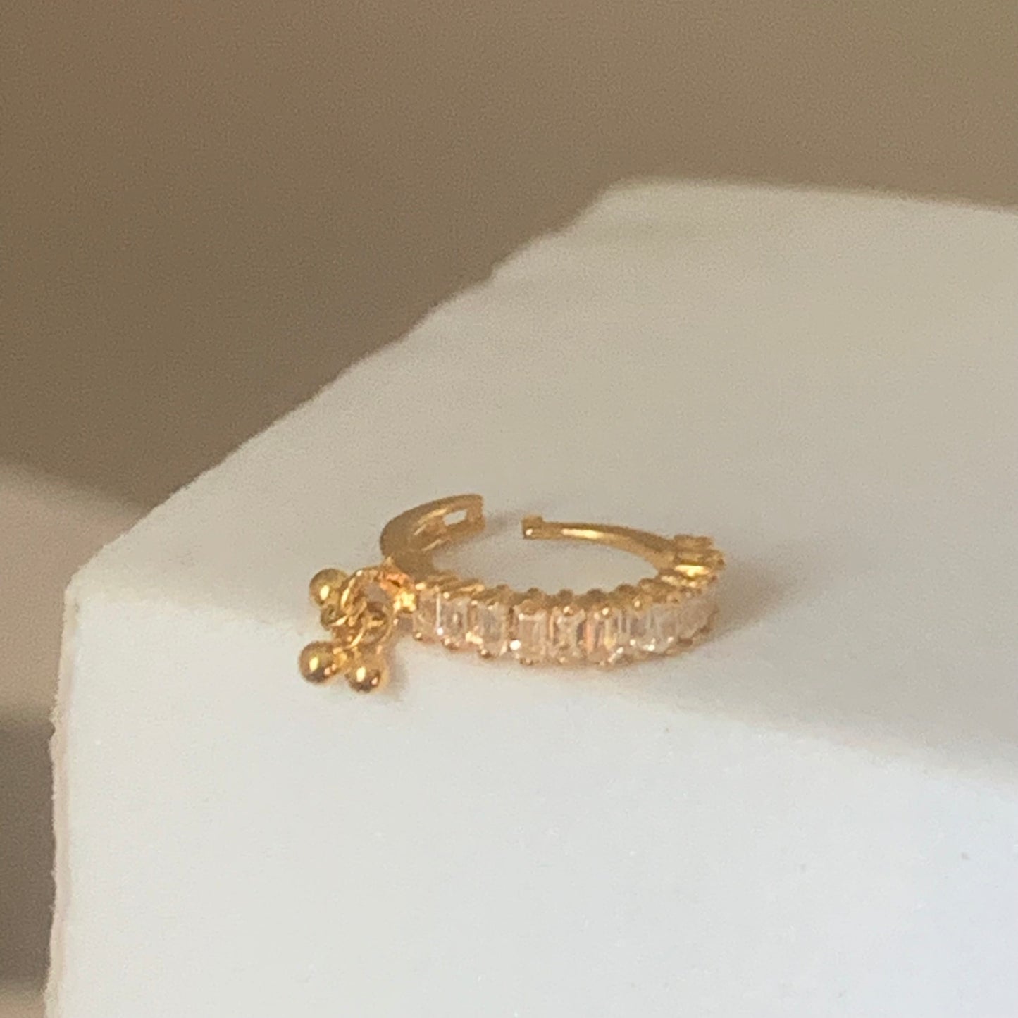 18ct Gold Dangly Hoop | 7mm