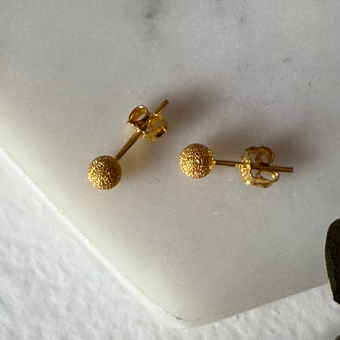 22ct gold small stud pair