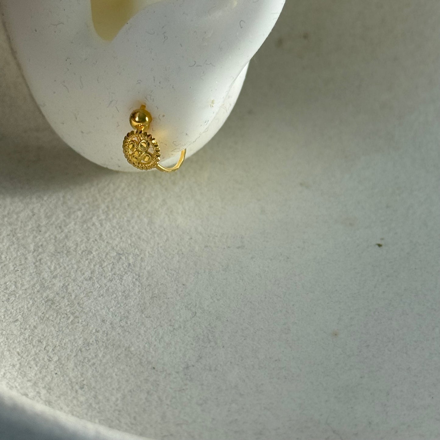 Naylah- 18ct gold hoop