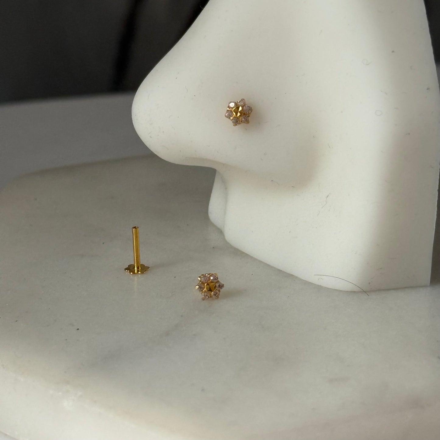 18ct Gold Single Daisy | 4mm