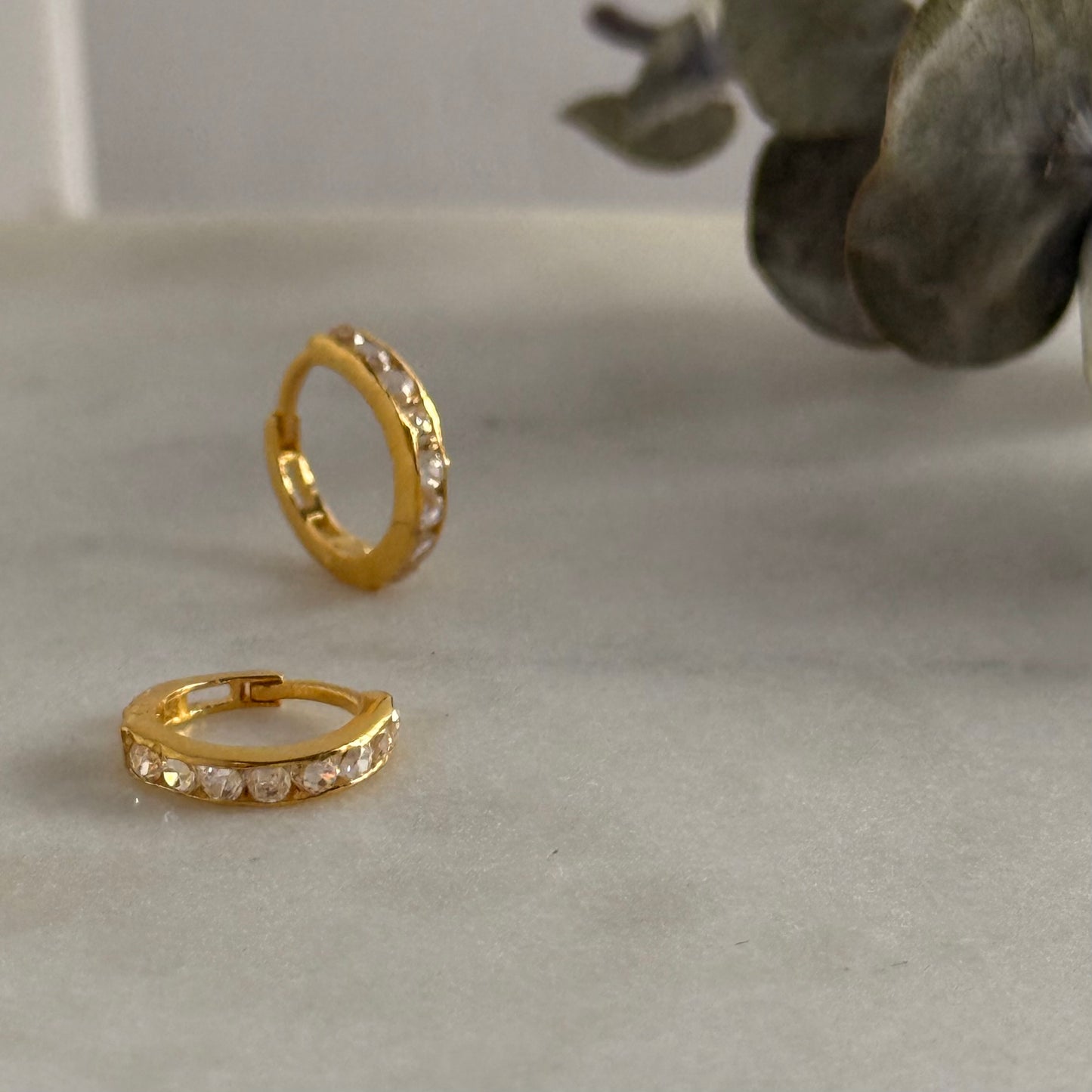 18ct gold cz Huggies | 8mm