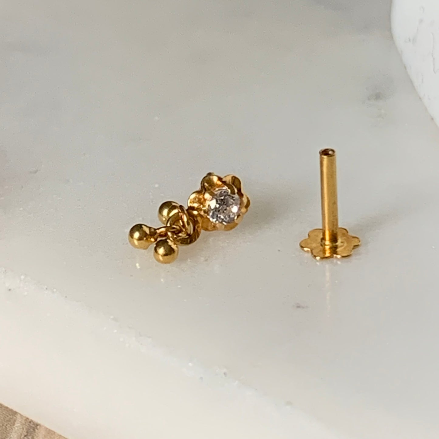 18ct Gold Single Beaded Stud