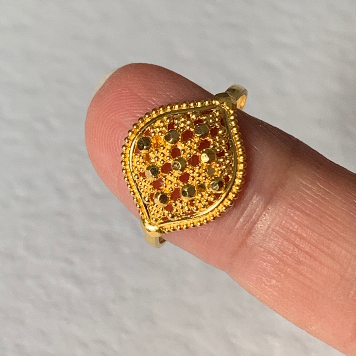 22ct gold intricate ring | L 1/2