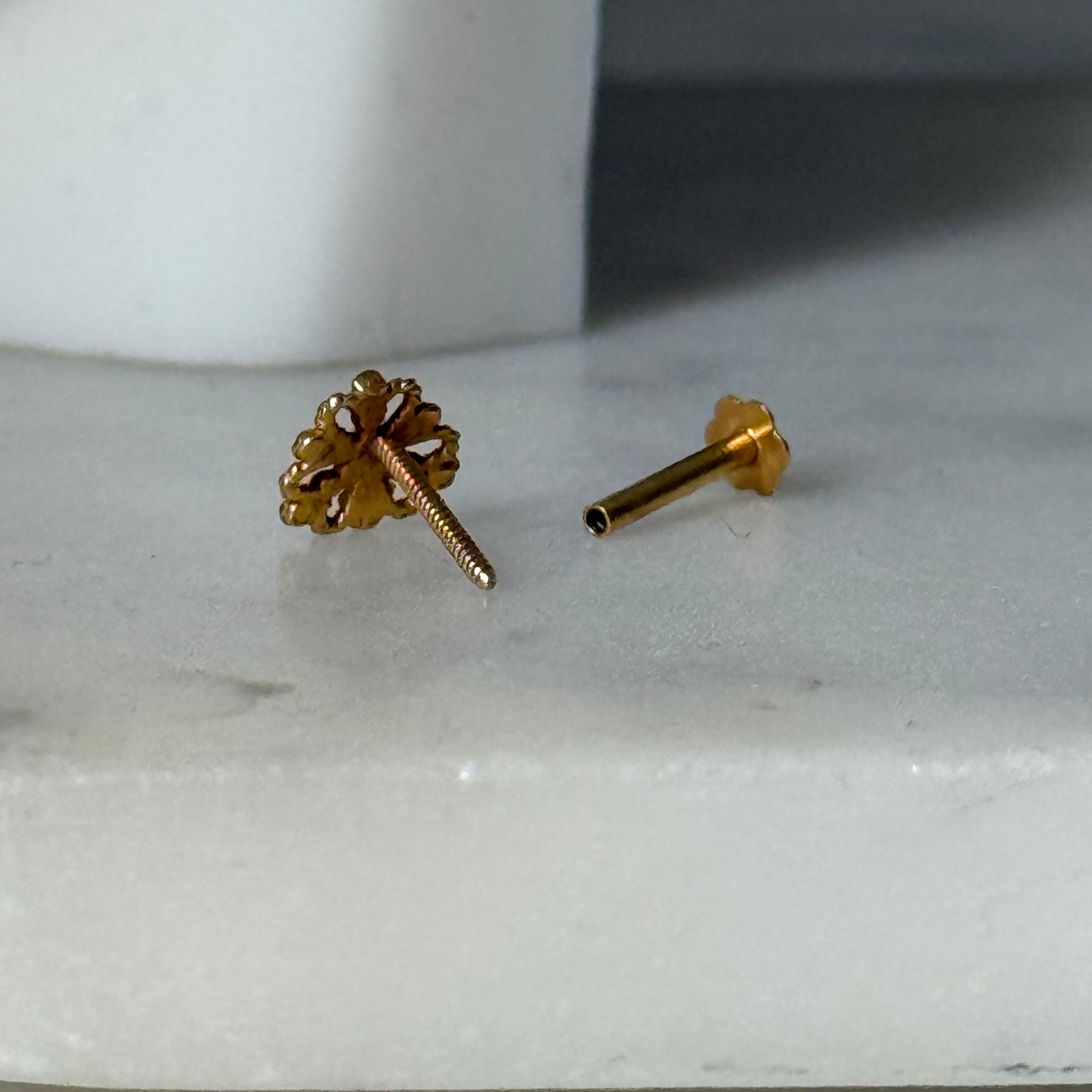 14ct gold single aztec stud