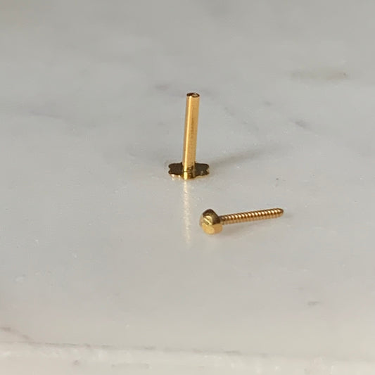 18ct gold stud | 2mm