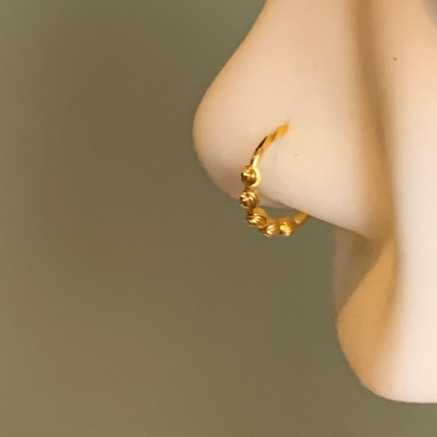 18ct single beaded hoop | 8mm