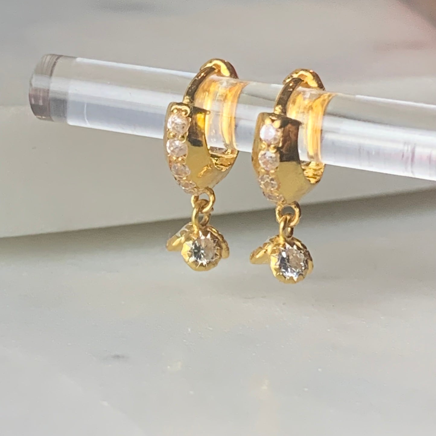 18ct Gold Dangly hoops pair | xs