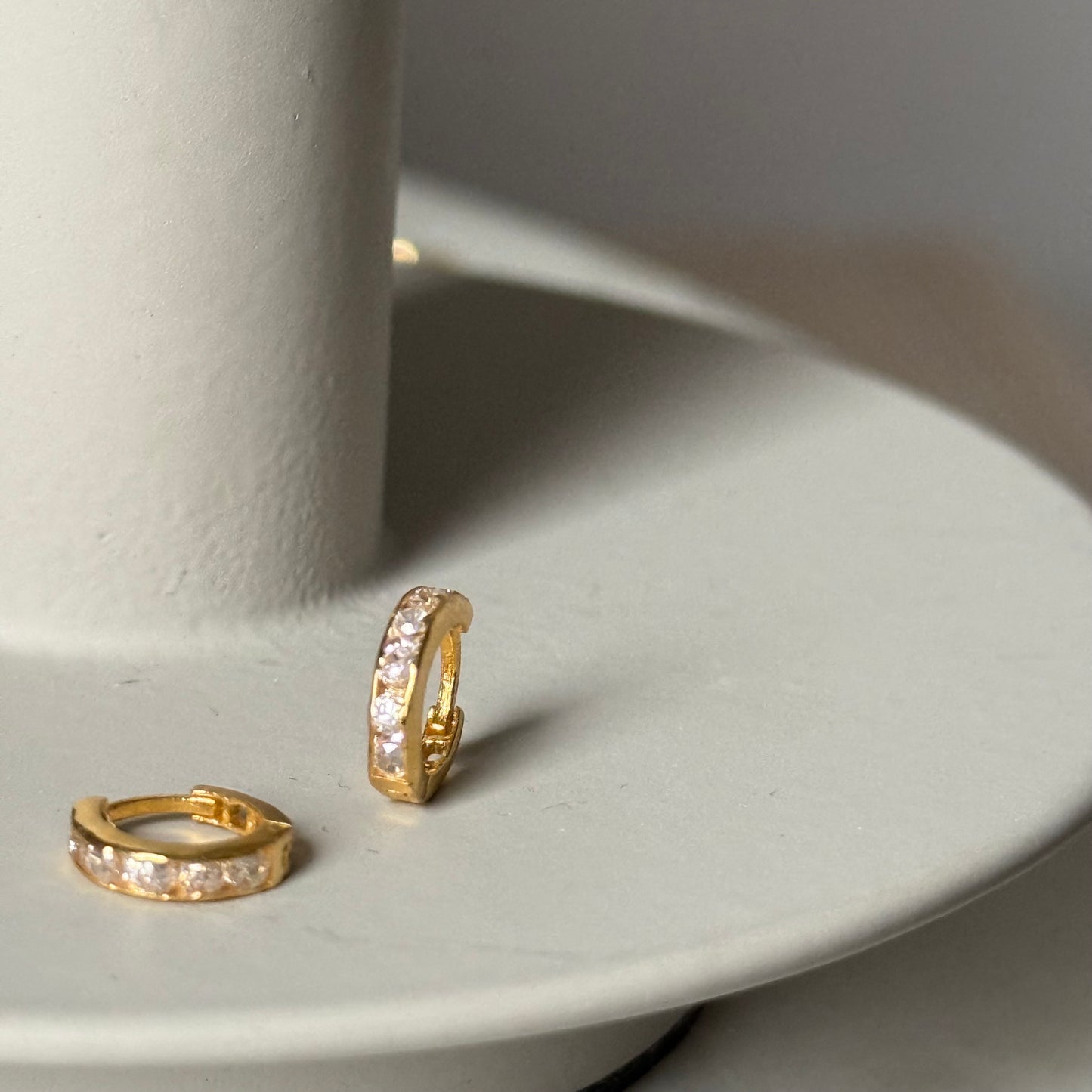 18ct gold cz Huggies | 5mm