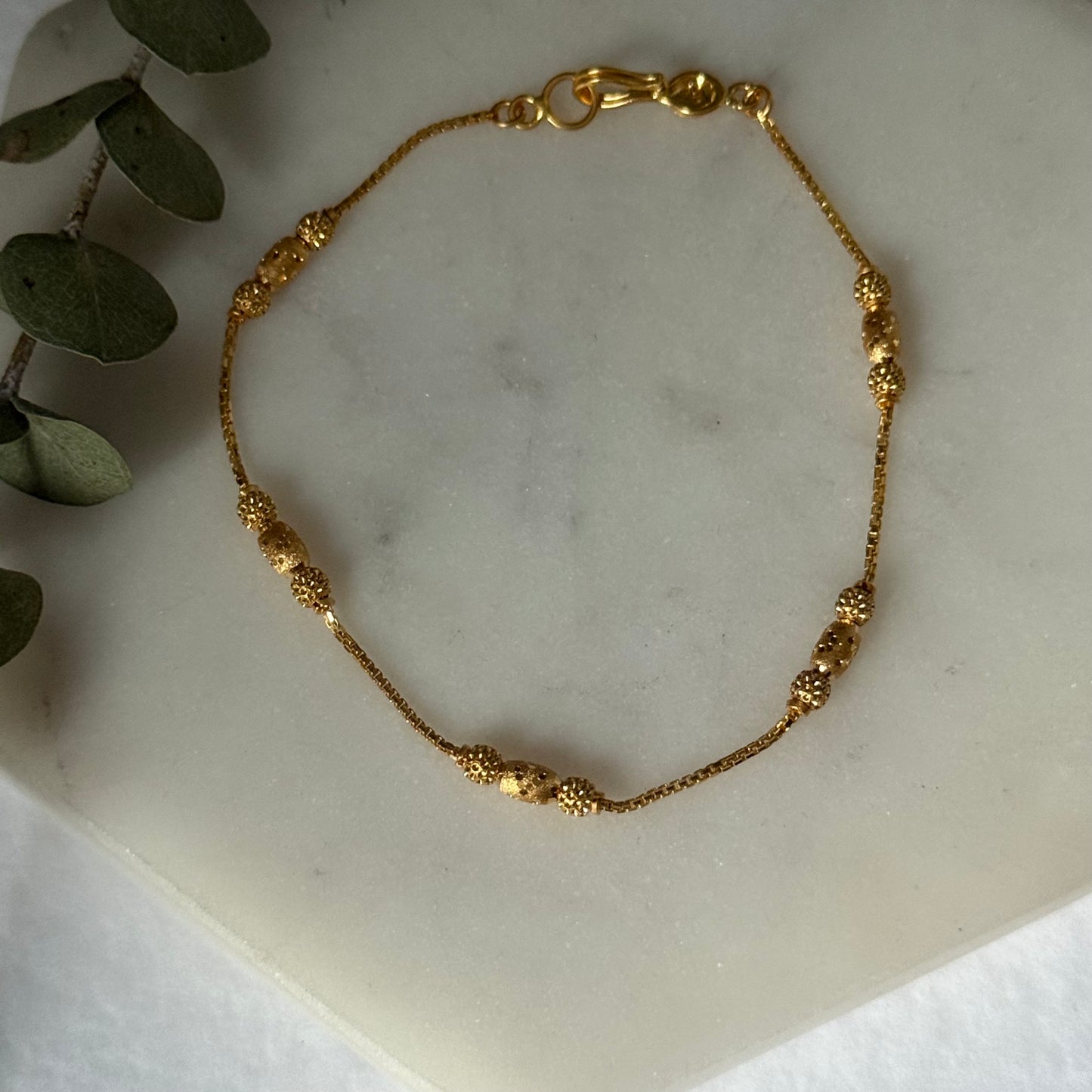 22ct gold triple beaded l 7 inches
