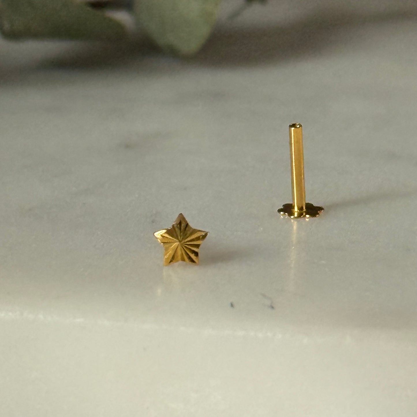 18ct gold star stud | 4mm