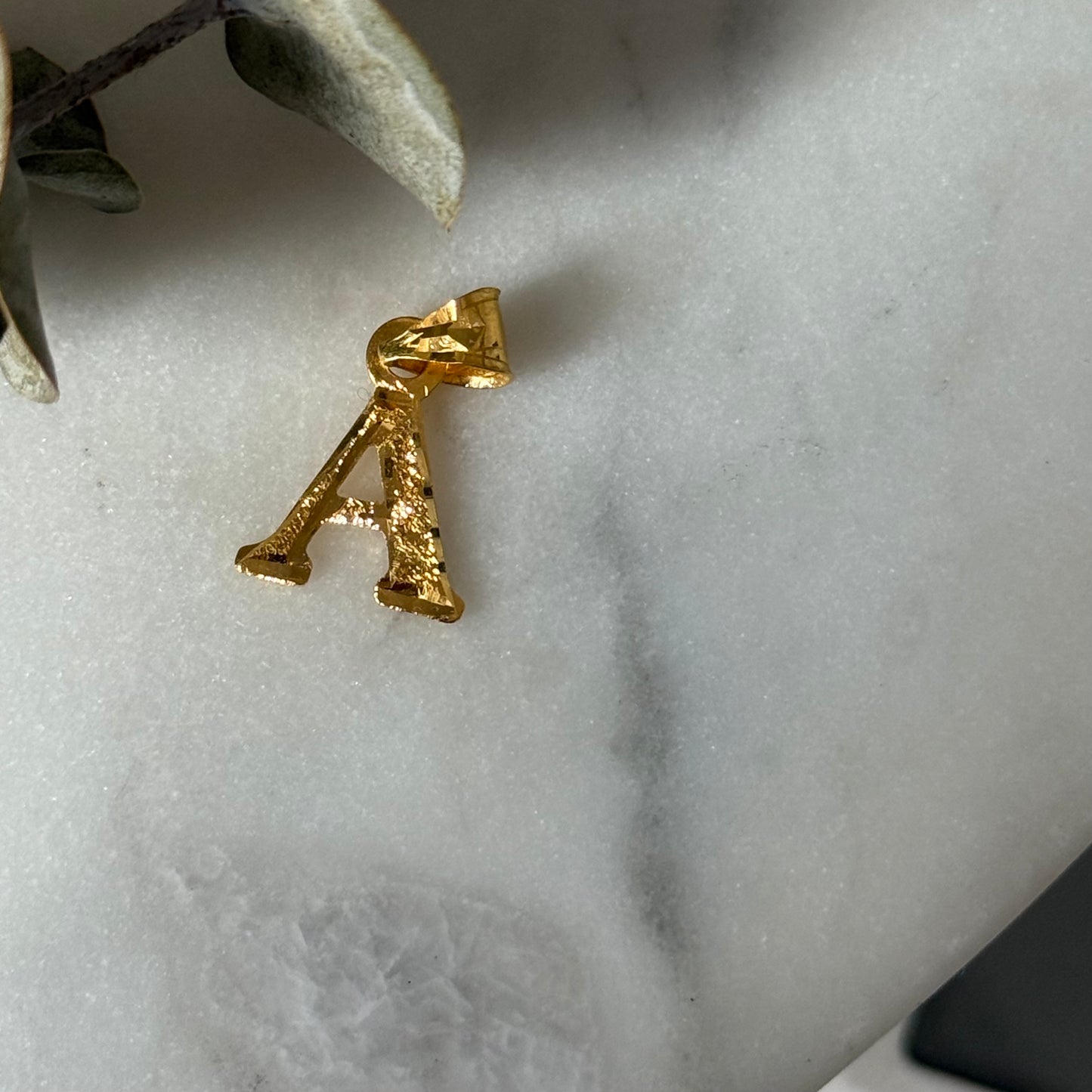 Pre-loved 22ct gold A pendant