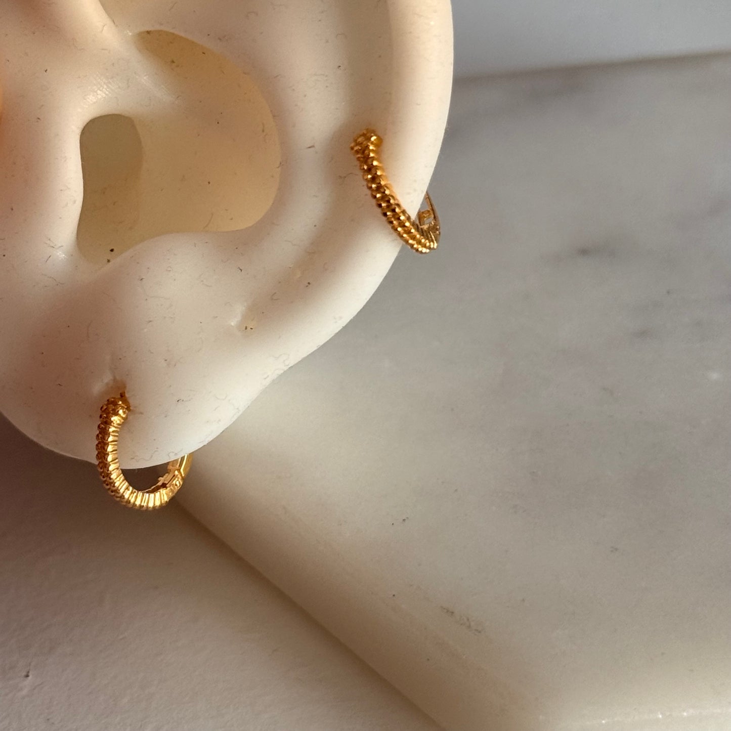 Signature | 18ct Gold Hoop | 9mm