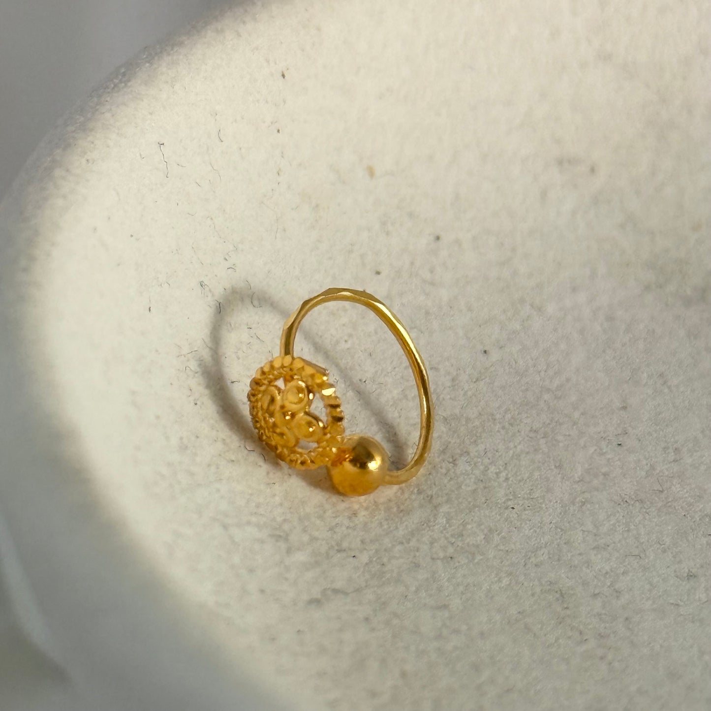 Naylah- 18ct gold hoop