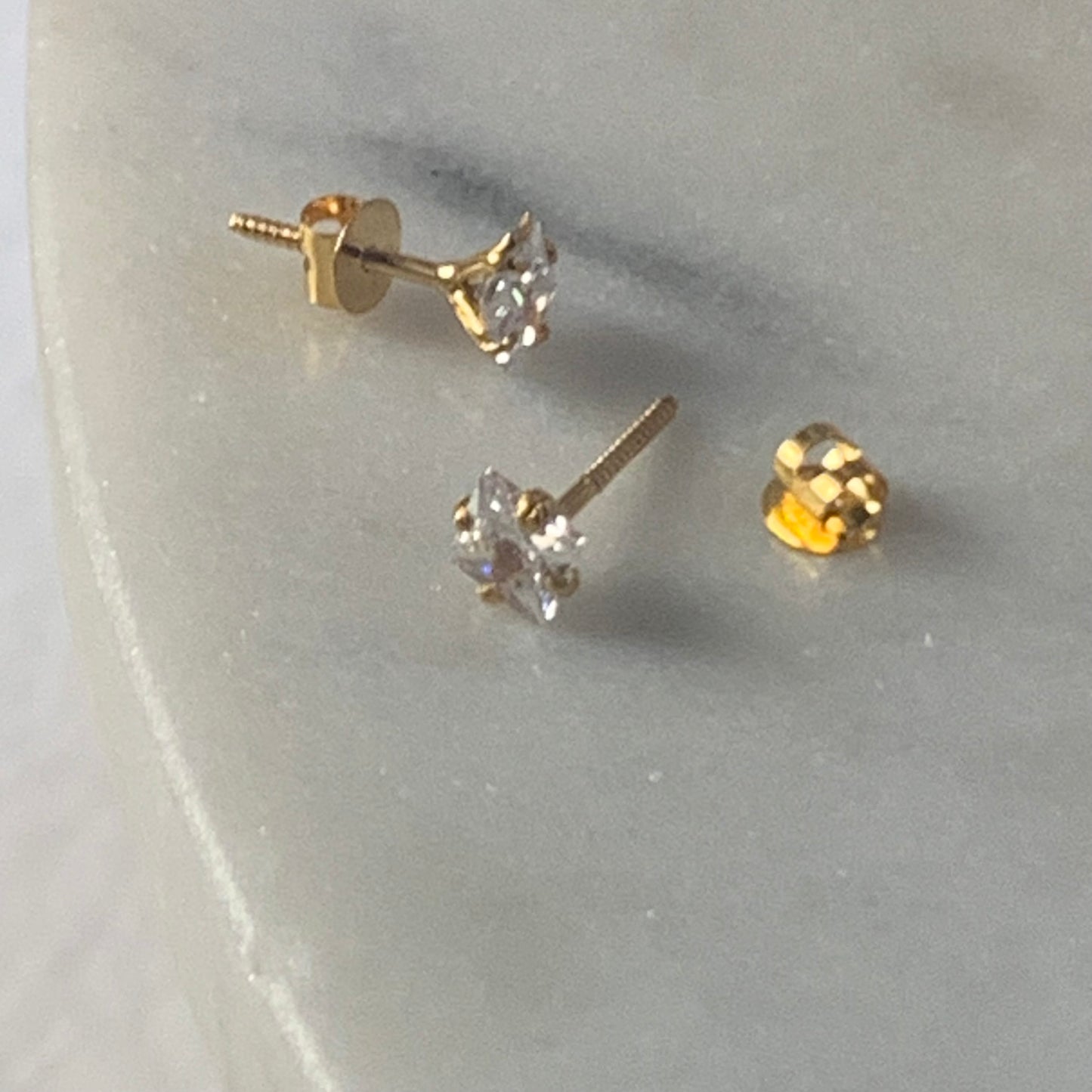 18ct Gold Square Stud Pair | 4mm
