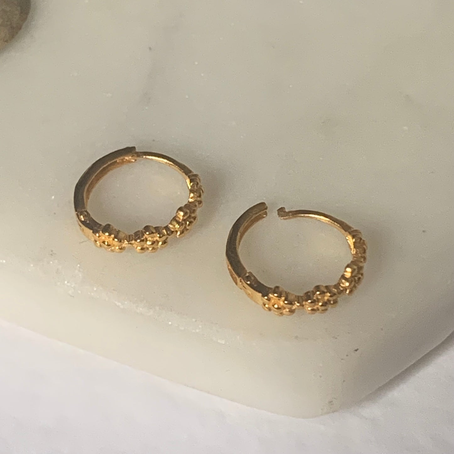 18ct Gold Huggies | 8mm