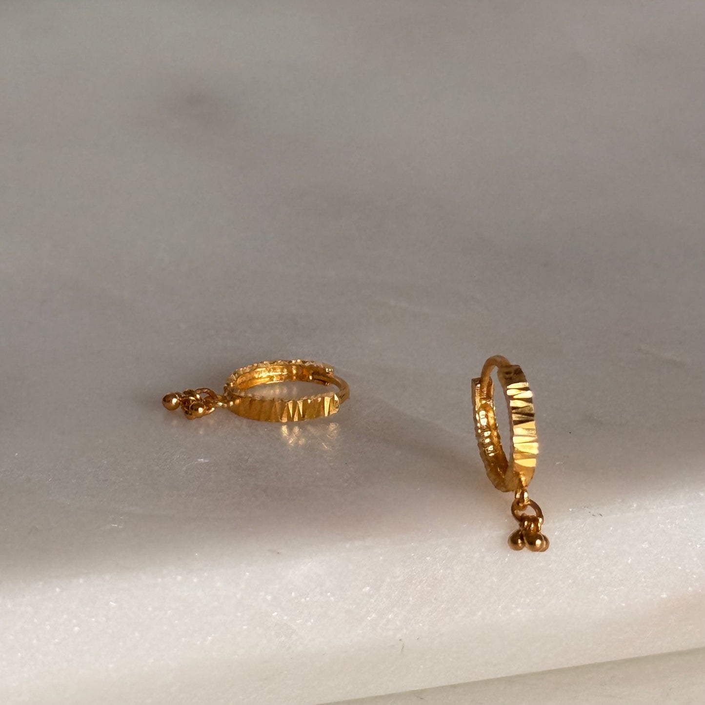 Jaipur | 18ct Gold Huggies | 8.5mm