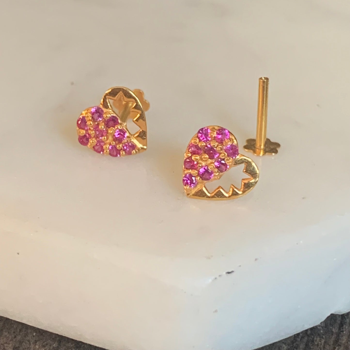 18ct Gold Heart Stud Pair